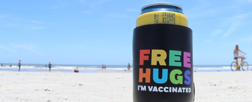 Free Hugs I'm Vaccinated Koozie Drink Cooler
